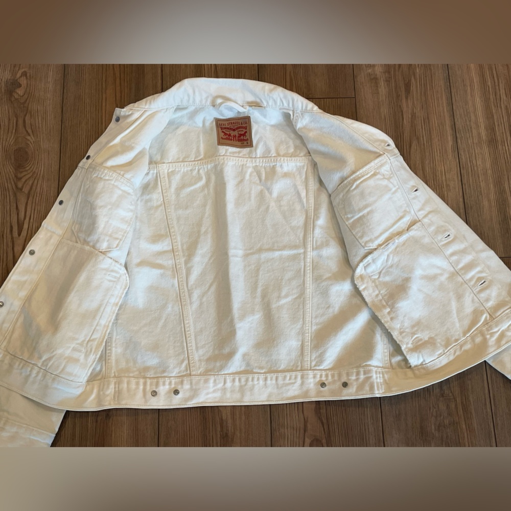 🦋 Women’s Levi’s Ex-Boyfriend White Jean Jacket with Butterlies - Picture 10 of 11